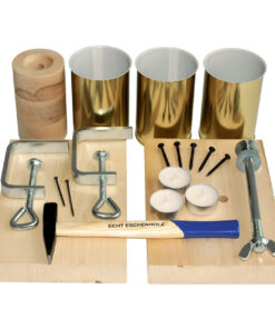 Konzervdoboz-lámpás készítő műhely